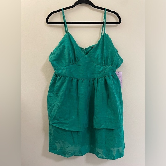 NWT Wild‎ Fable Emerald Floral Mini Dress - XXL - Picture 1 of 10